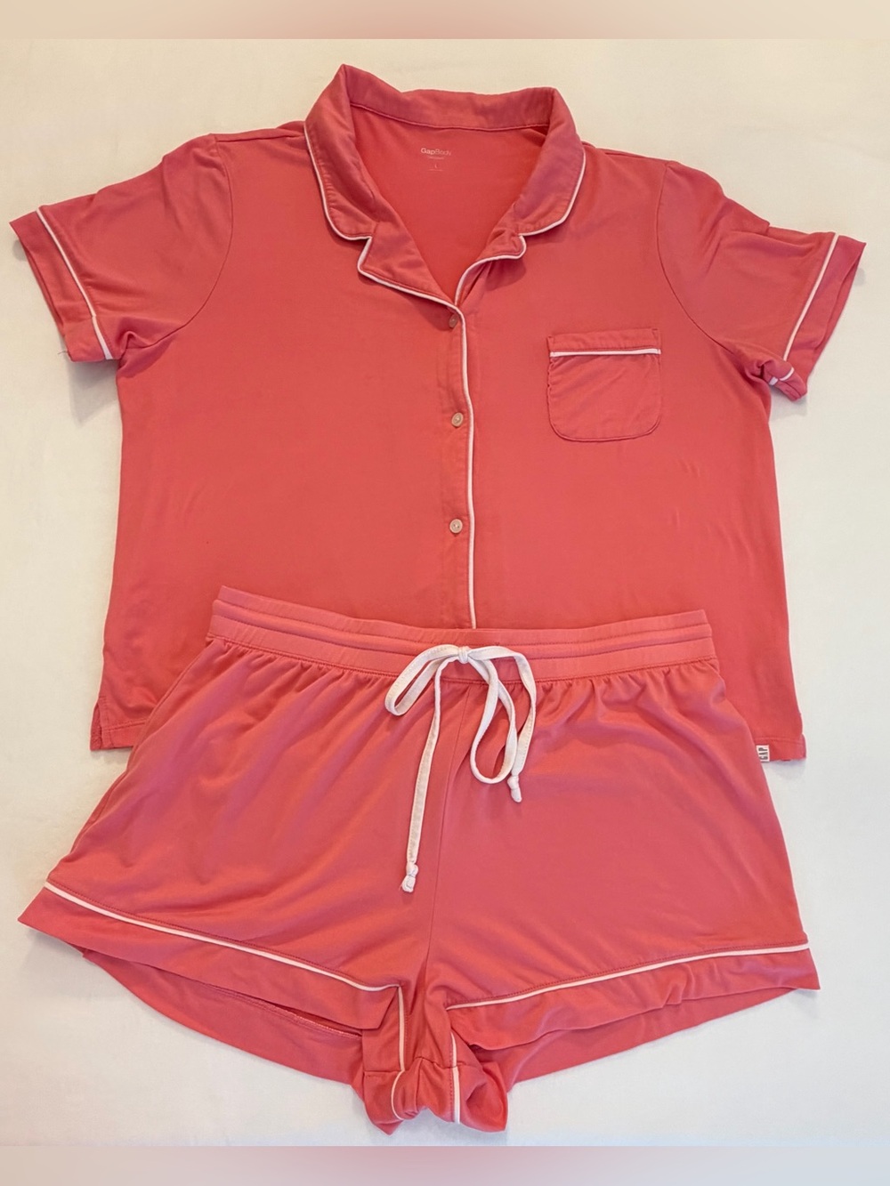 GapBody Pink Coral Short PJ Set with White Piping Tie-Waist Size Large